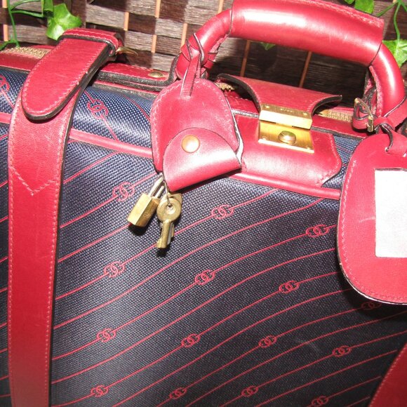 $3 START AUTH $3000 AUTH GUCCI RED & BLUE CANVAS AN LEATHER SUITCASE - Picture 2 of 8